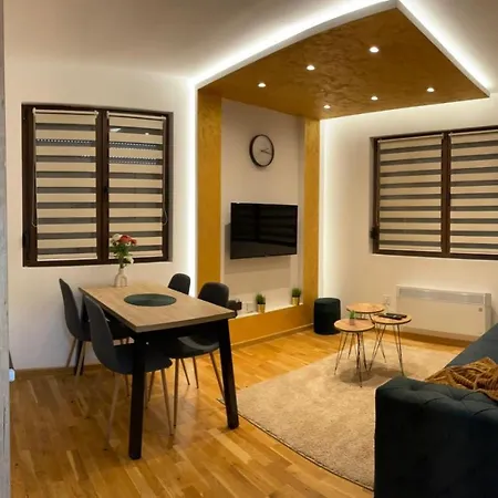 Apartment La
