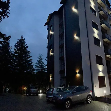 La شقة زلاتيبور