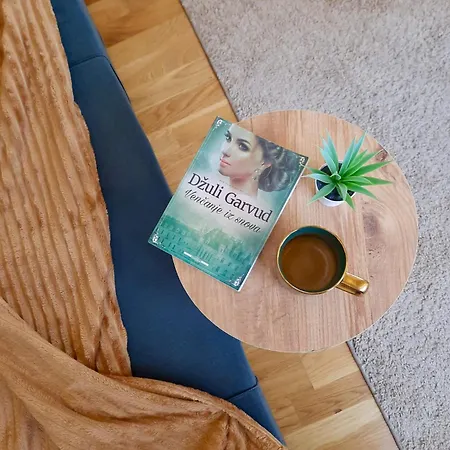 Apartment La