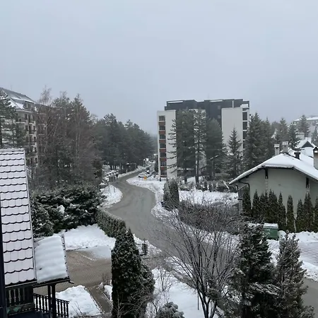 La شقة زلاتيبور